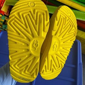 Ugg yellow size 13